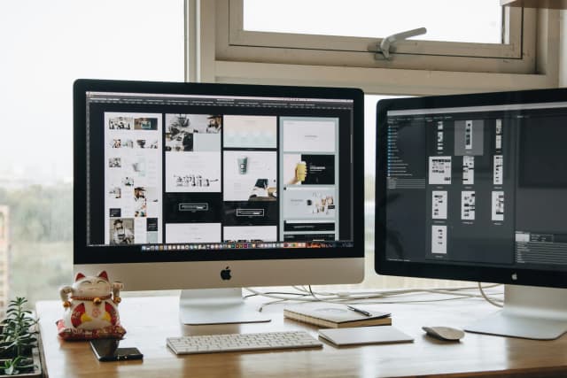 Comparison of Graphic Design and UX Design skills and responsibilities.